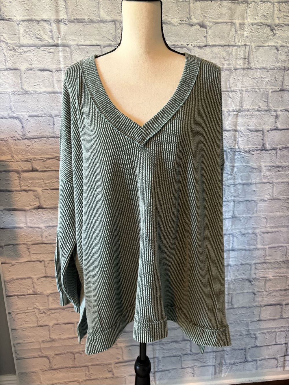 ARULA Sage Green V-Neck Knit Sweater